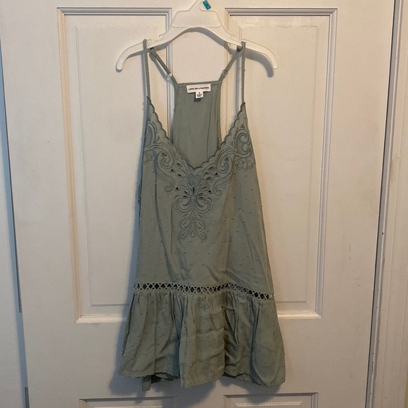 love on a hanger Tops - love on a hanger green patterned tank top